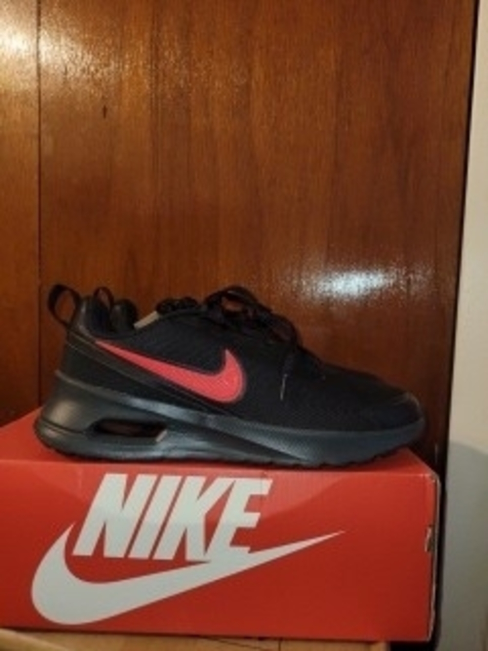 Nike Mens Black Sneakers with Red Swoosh